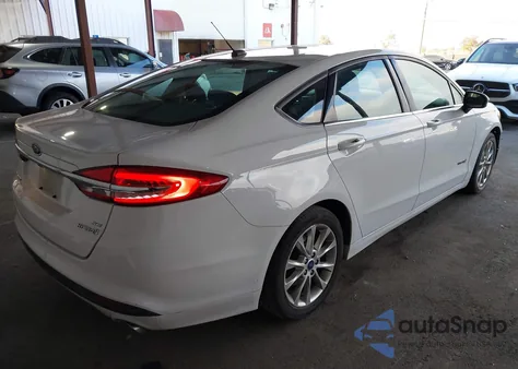 2017 Ford Fusion Hybrid Se z USA, uszkodzony, nr VIN 3FA6P0LU8HR315411